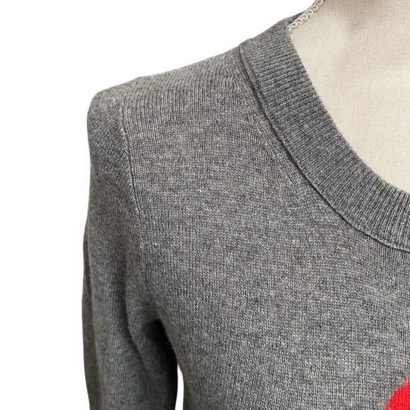 Gray Sweater with Goose Design - Picture 5 of 14